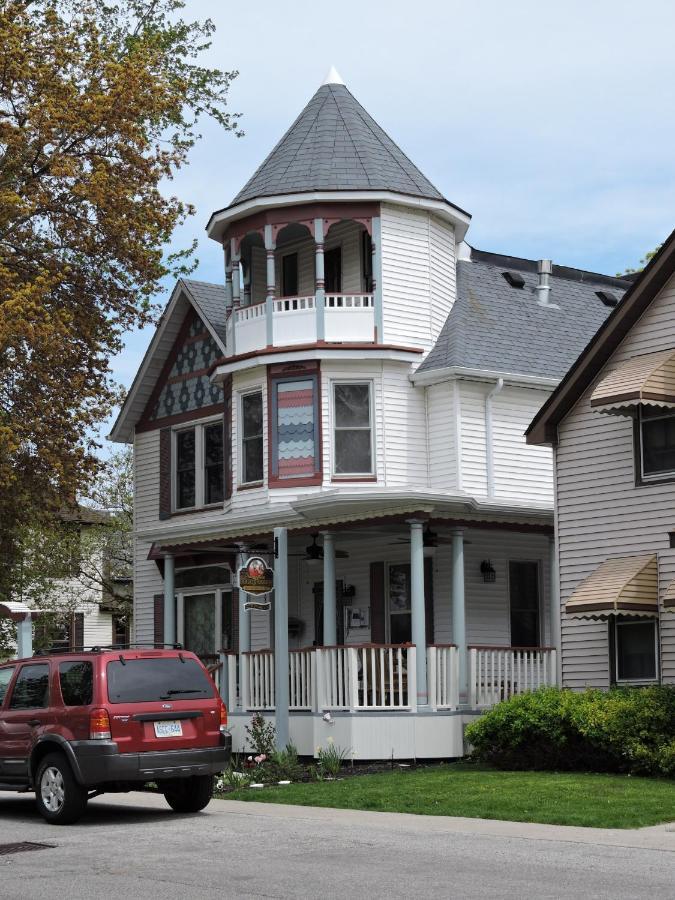 Bondy House Bed & Breakfast Amherstburg Esterno foto