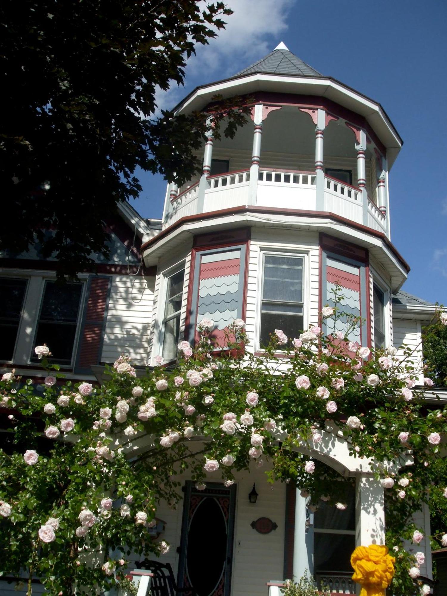 Bondy House Bed & Breakfast Amherstburg Esterno foto