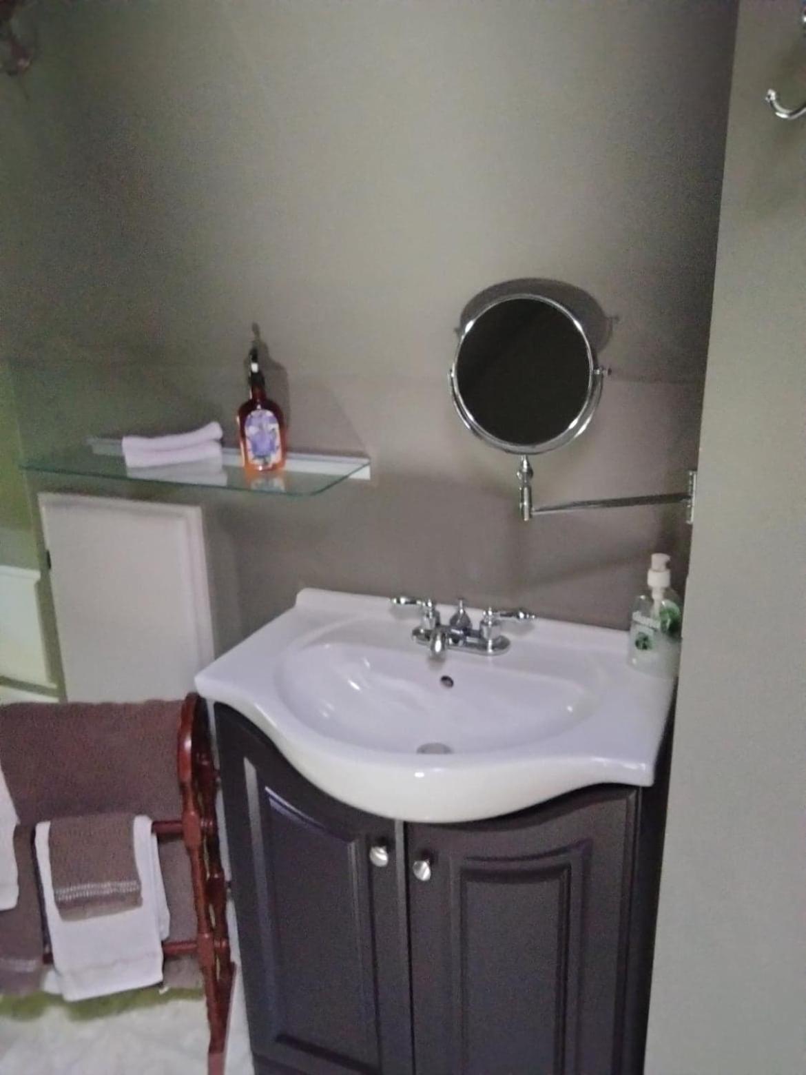 Bondy House Bed & Breakfast Amherstburg Esterno foto