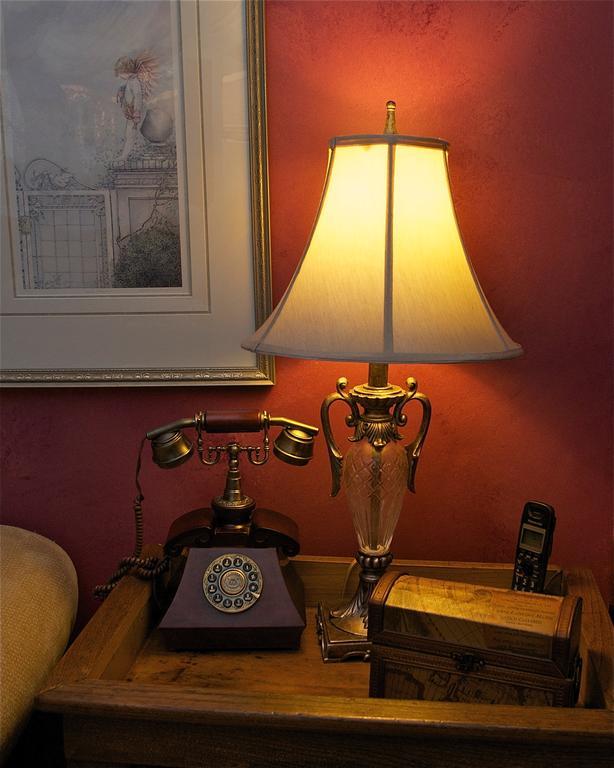 Bondy House Bed & Breakfast Amherstburg Esterno foto