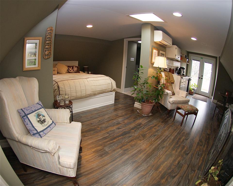 Bondy House Bed & Breakfast Amherstburg Esterno foto