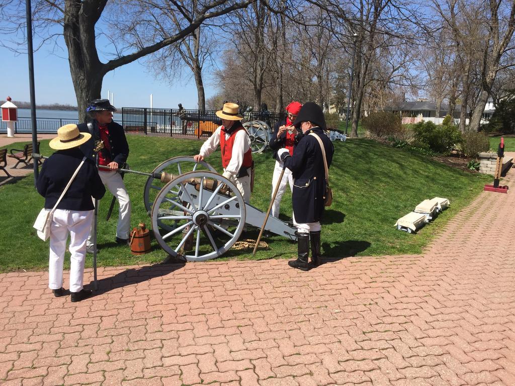 Bondy House Bed & Breakfast Amherstburg Esterno foto