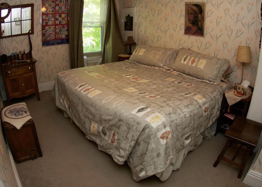 Bondy House Bed & Breakfast Amherstburg Esterno foto