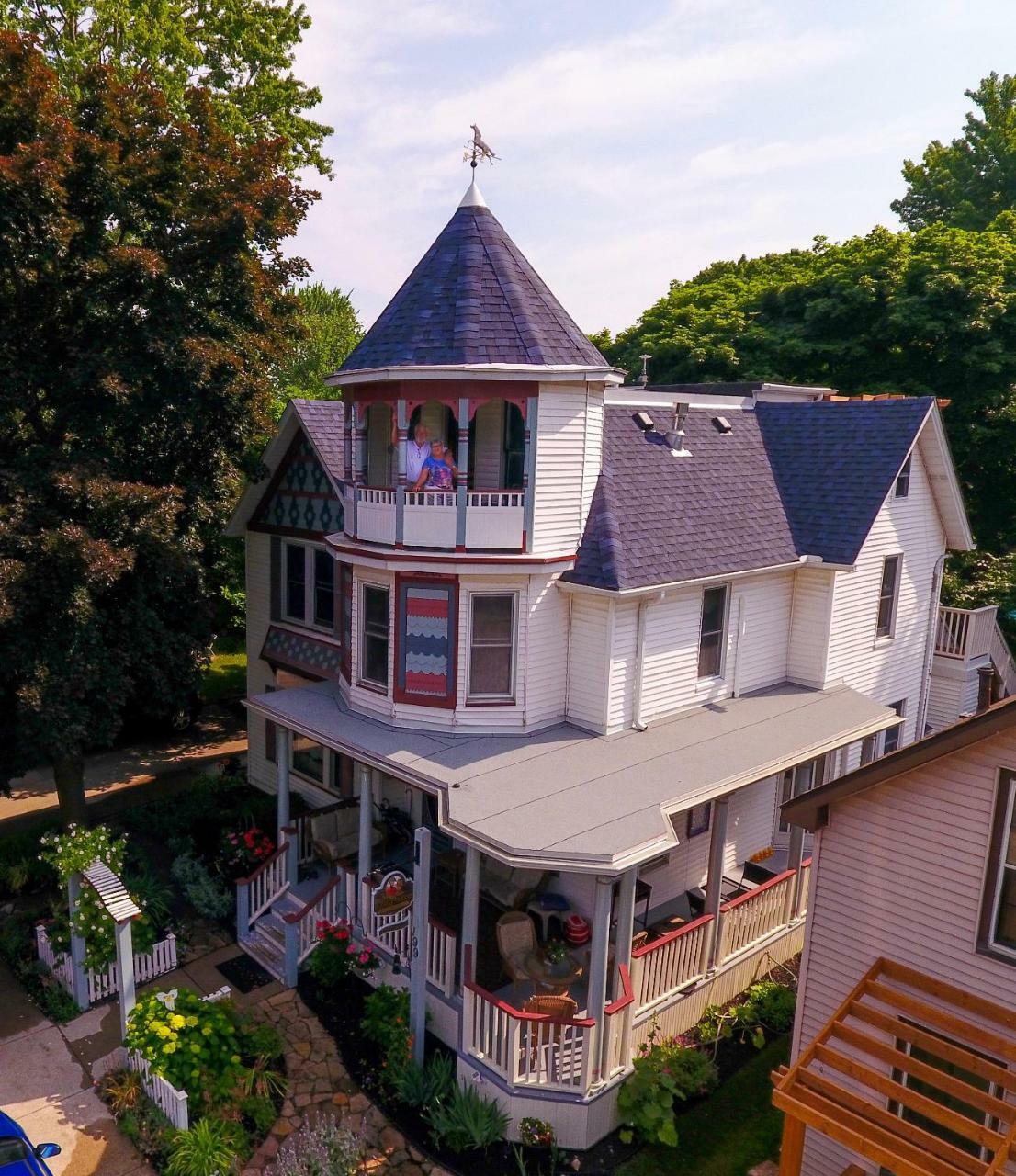 Bondy House Bed & Breakfast Amherstburg Esterno foto