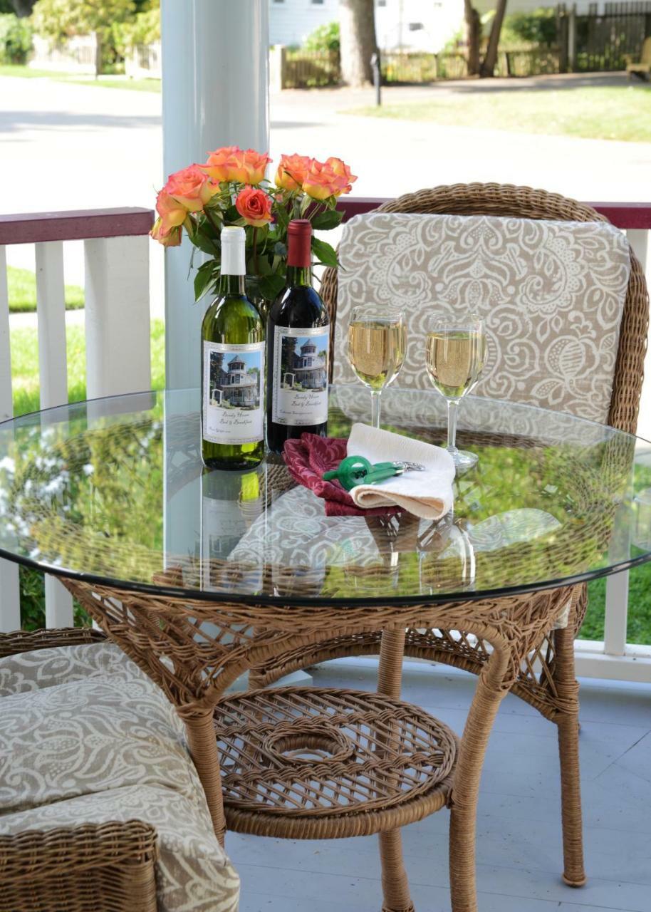 Bondy House Bed & Breakfast Amherstburg Esterno foto