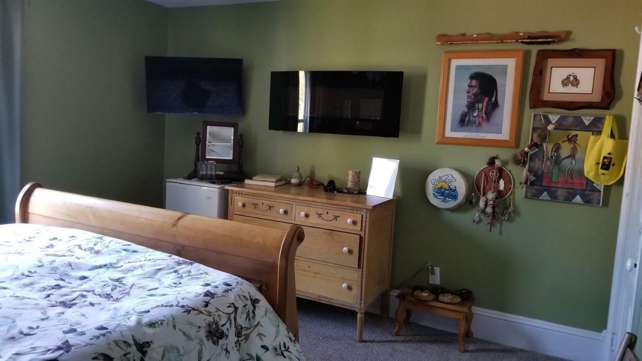 Bondy House Bed & Breakfast Amherstburg Esterno foto